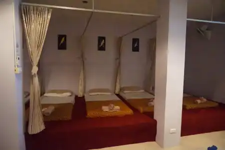 Number 1 Guesthouse & Restaurant - 3
