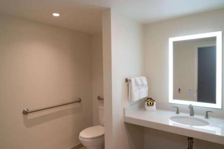 Best Western Plus Monterey Inn - 59