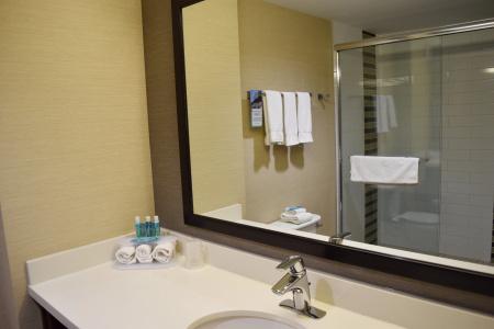 Holiday Inn Express Golden-Kicking Horse by IHG - 28