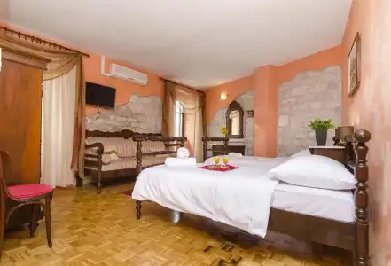Palace Derossi - 109