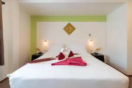 Crystal Bay Beach Resort - 80