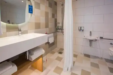 Hampton by Hilton London Park Royal - 61
