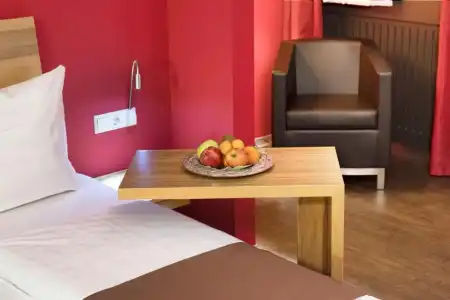 AMH Airport-Messe-Hotel - 88