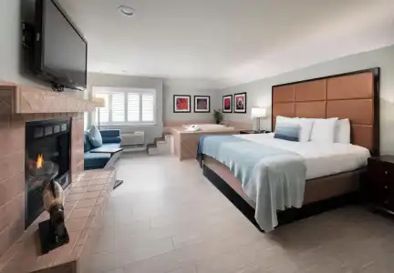 Mariposa Inn and Suites - 38