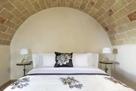 Moni Emvasis Luxury Suites - 61
