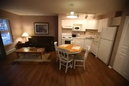 Times Square Suites - 24