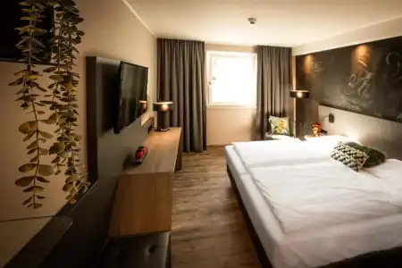 LOGINN Stuttgart Zuffenhausen - 37