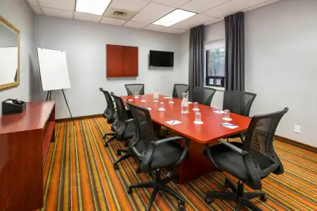 Comfort & Suites - 16