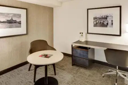 DoubleTree by Hilton & Suites Jersey City - 50