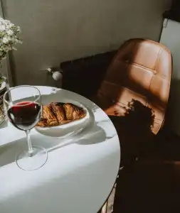 Luxury Inn - 76