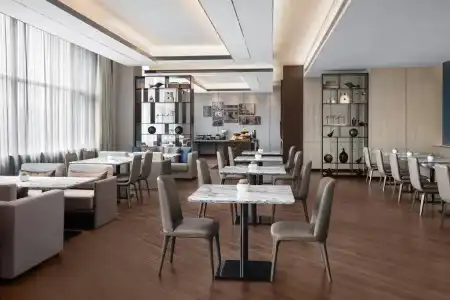 Shanghai Marriott Kangqiao - 53