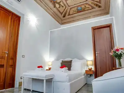Lh Royal Suites - 32