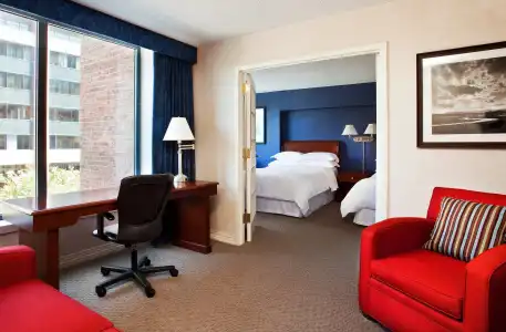 Sheraton Suites Old Town Alexandria - 2