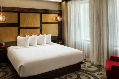Metropolitan at The 9, Autograph Collection - 98