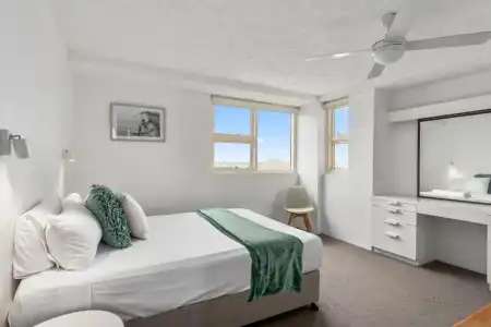 84 The Spit Holiday Apartments - 243