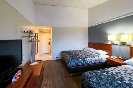 Econo Lodge Motel Village - 49