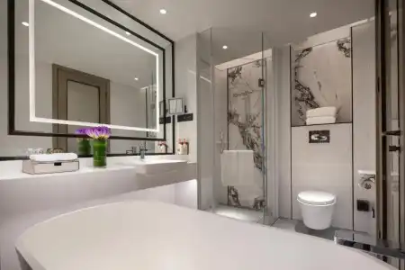 Crowne Plaza Shanghai Nanjing Road by IHG - 40
