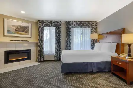 Best Western Plus Marina Shores - 47