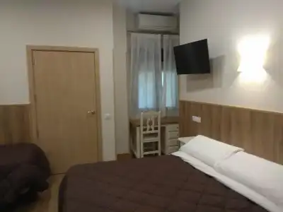 Hostal Toledo - 3