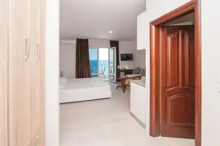 Open Sea Luxury Apartments - 108