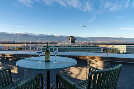 Nash Suites Airport - 7