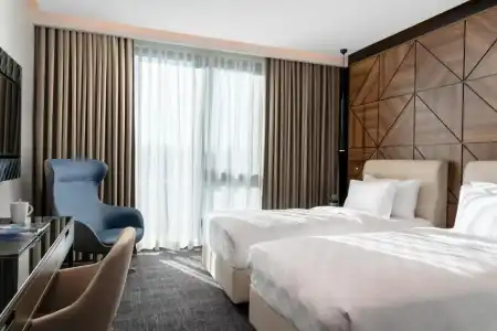 Radisson Blu, - 29