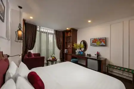 Vision Premier & Spa - 92