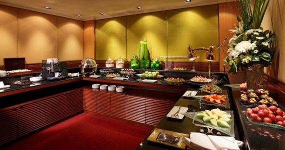 Holiday Inn BANGKOK SILOM by IHG - 11