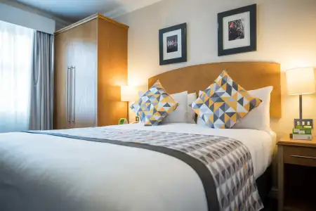 Holiday Inn Manchester West by IHG - 2