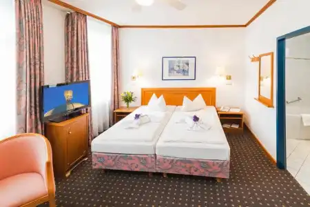 Alekto - 34