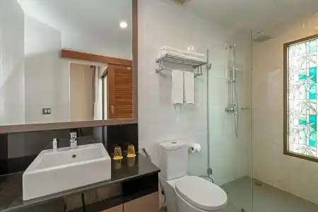 Quality Beach Resorts and Spa Patong - 37