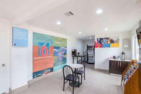 Motel 6 Grand Prairie, TX - Near Six Flags Drive - 11