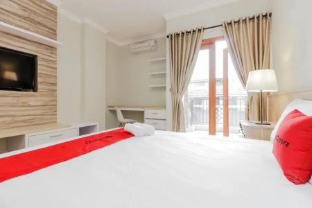 RedDoorz Premium near Ragunan Zoo 2 - 30