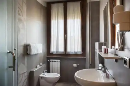 Ariston & Spa - 8