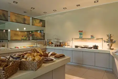 Park Inn by Radisson Linz - 8