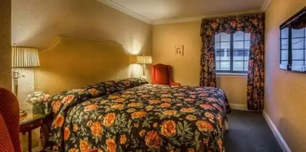 Red Coach Inn - 58