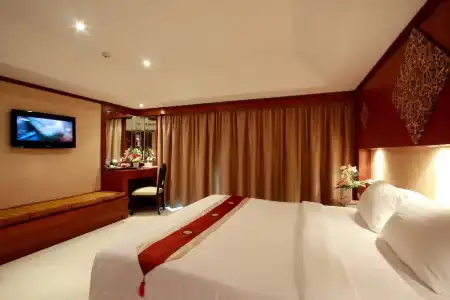 Rayaburi Patong - 57