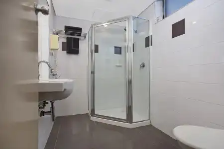 Comfort Inn On Raglan - 8