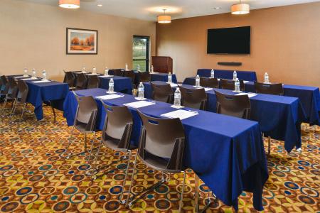 Holiday Inn Express & Suites Topeka West I-70 Wanamaker by IHG - 27