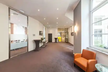 Garner Berlin - Checkpoint Charlie by IHG - 21
