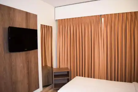 América Bittar - 20