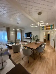 Castellano & Suites - 85