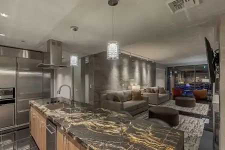 Beautiful Palms Place Suite - 202
