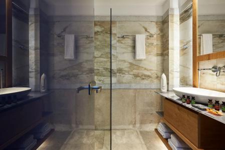 EmGard Suites - 9