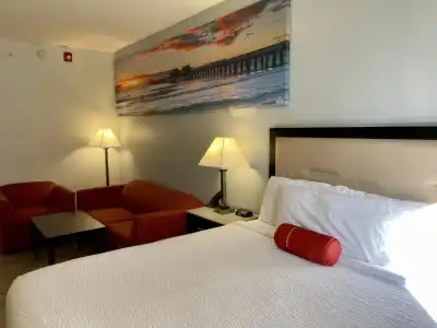 Days Inn & Suites by Wyndham Lakeland - 87
