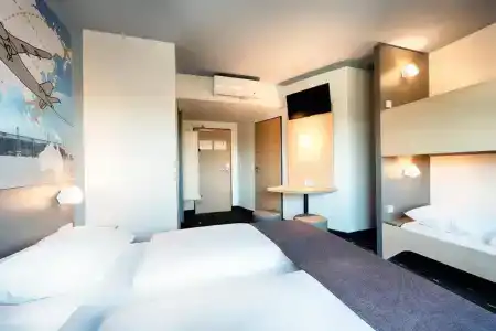 Moxy Berlin Airport - 51