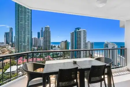 Surfers Century Oceanside Apartments - 210