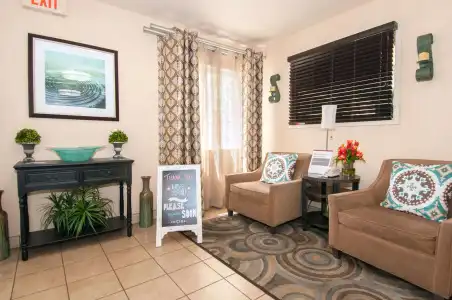 Sonesta Simply Suites Garden Grove Anaheim - 13