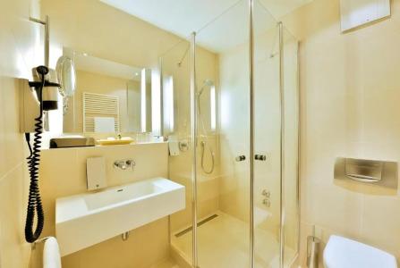 Best Western Premier Victoria - 35