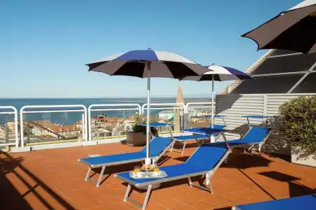 Grand Astoria - 25